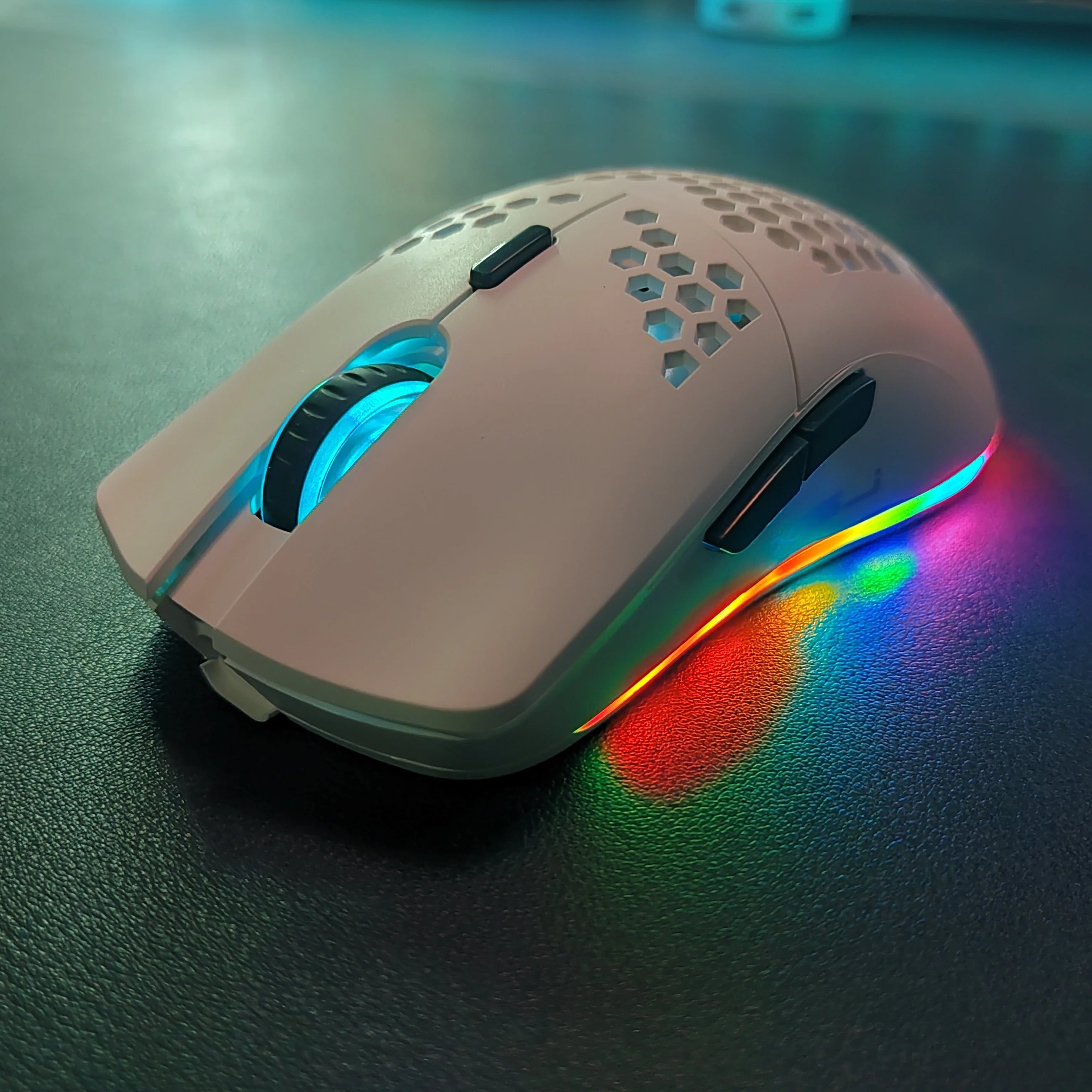 2.4G Wireless Charge Mouse RGB Luminous Ultralight Honeycomb Mouse Movement Speed 3600 6 D Game Mice For Laptop PC Gamer
